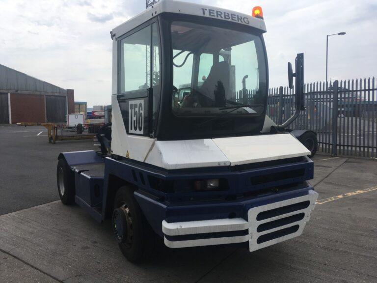 TRA305<br>Terberg RT222 (RHD)<br>Year: 2008<br>Hours:6700