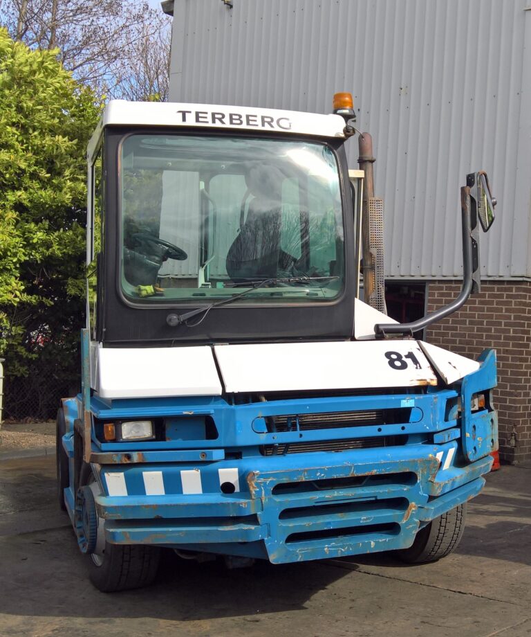 TRA306<br>Terberg RT223 (RHD)<br>Year: 2014<br>Hours:8400